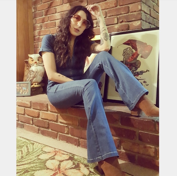 Meet your Posher, Stephanie - Picture 3 of 5